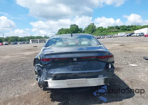 2024 Honda Accord Ex z USA, uszkodzony, nr VIN 1HGCY1F32RA093111